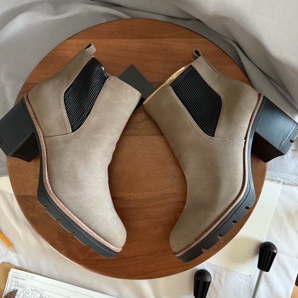 Naturalizer Womens Madalynn Gore Chelsea Boots  11 Medium Water Repellant NEW - Picture 12 of 15